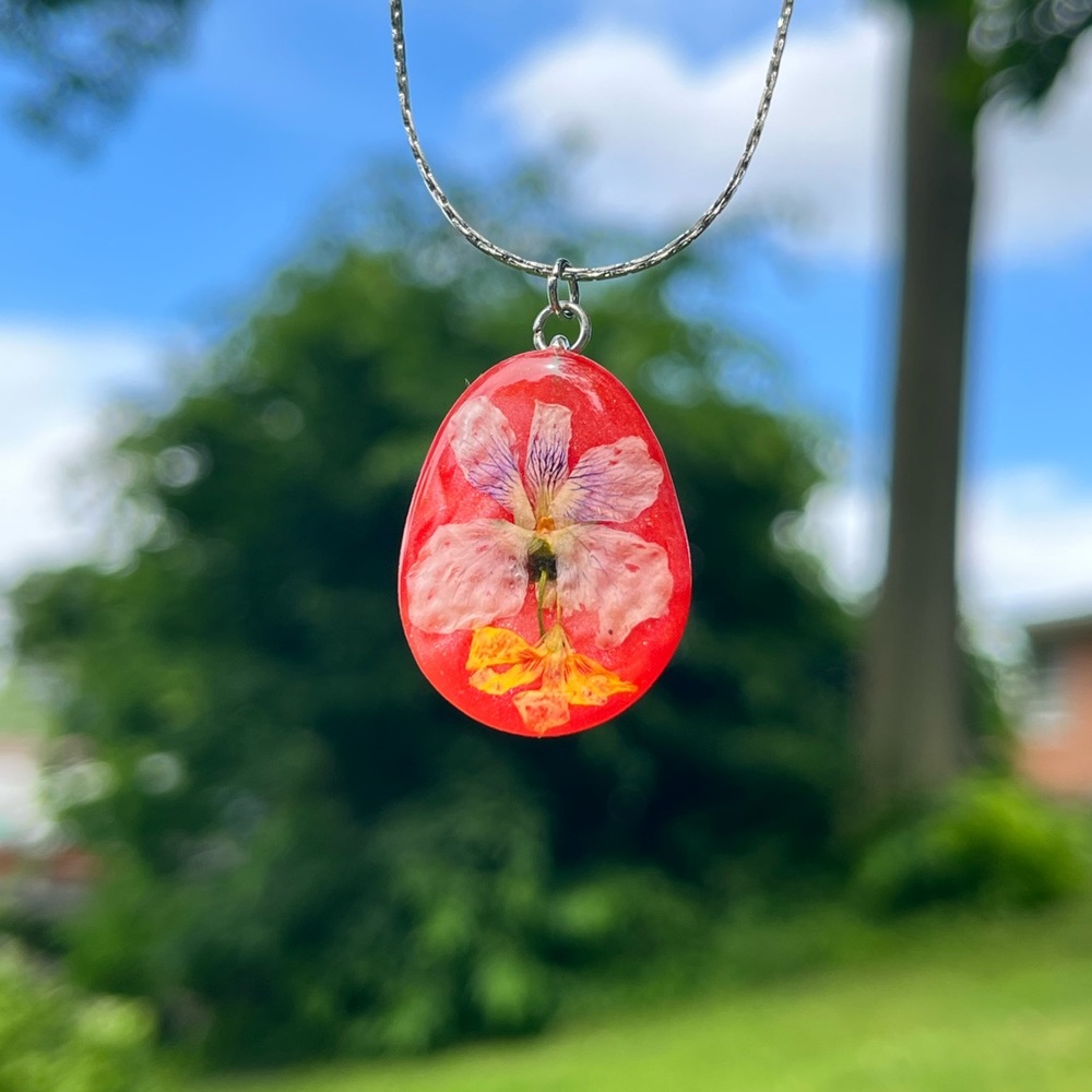 Handmade Real Flowers UV Resin Necklace